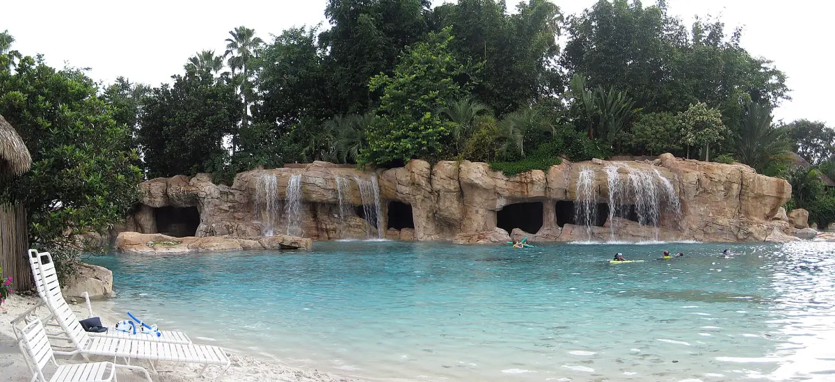 The lagoon and rocks at Discovery Cove