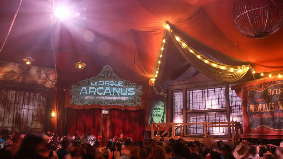 The tent of Le Cirque Arcanus at Epic Universe